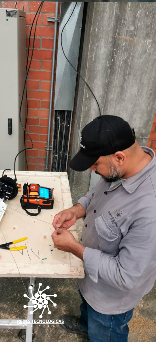 Fibra Óptica - Redes Tecnológicas del Valle
